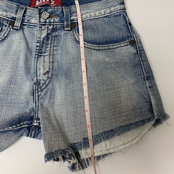 Levi’s Distressed Denim Light Washed Shorts 14R - Picture 6 of 9